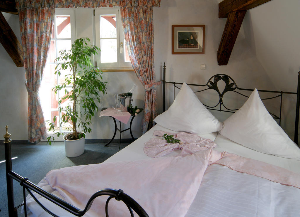 Hotel Engel Rheinmunster Стая снимка